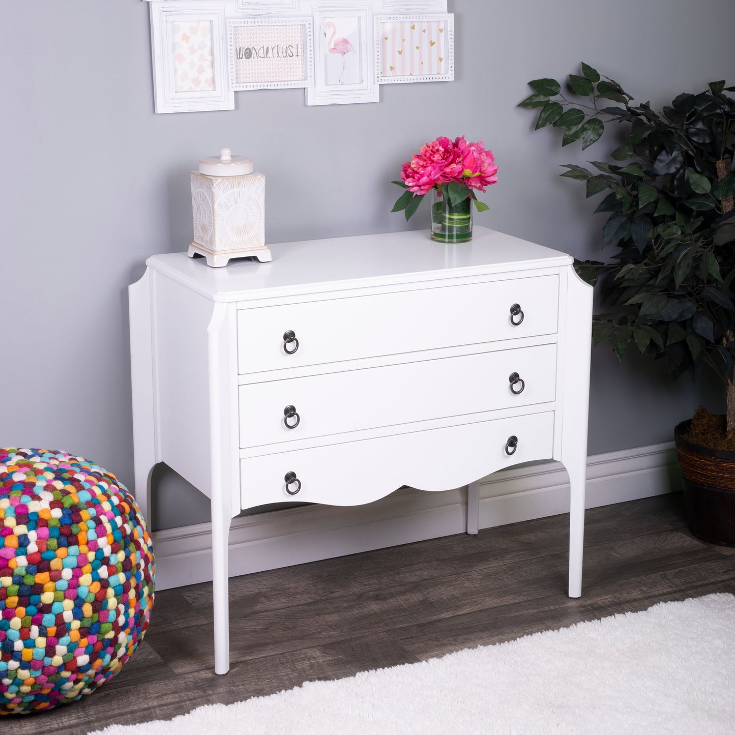 Wilshire Accent Chest in White  4469304