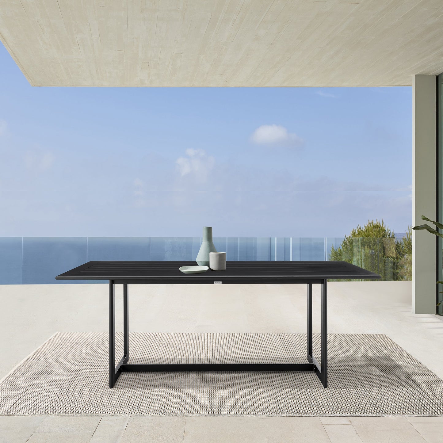 Grand Outdoor Patio Dining Table in Aluminum