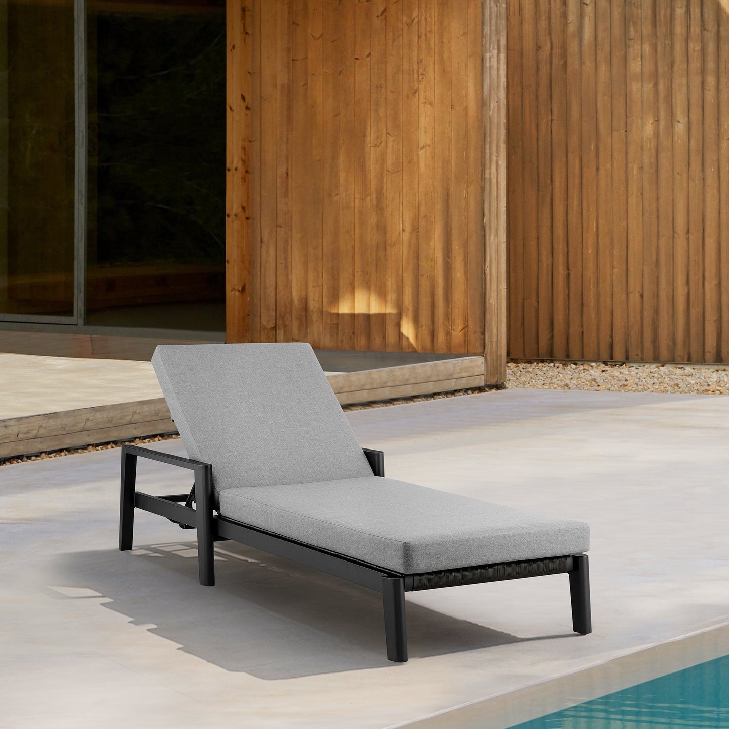 Grand Outdoor Patio Adjustable Chaise Lounge Chair in Aluminum with Gray Cushions