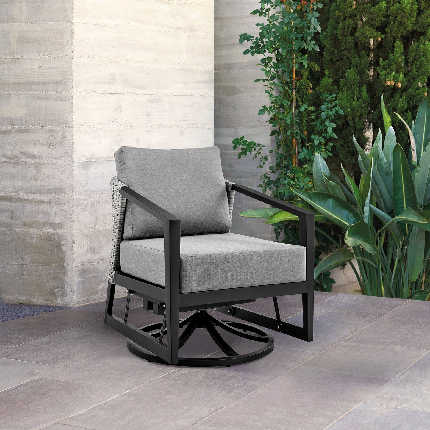 Palma Outdoor Patio Swivel Lounge Chair in Aluminum with Gray Cushions