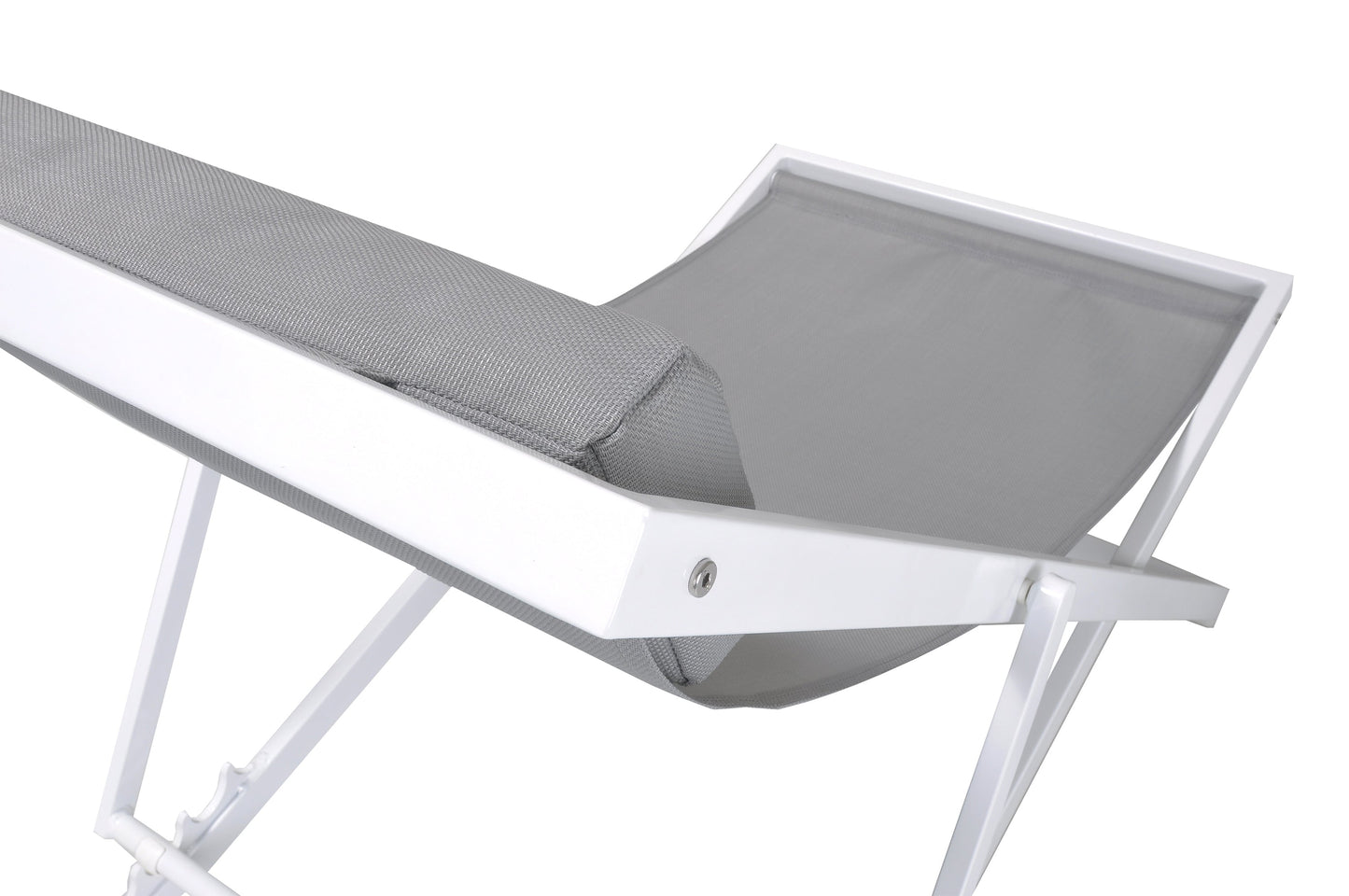 Wave Outdoor Patio Aluminum Deck Chair in White Powder Coated Finish with Gray Sling Textilene